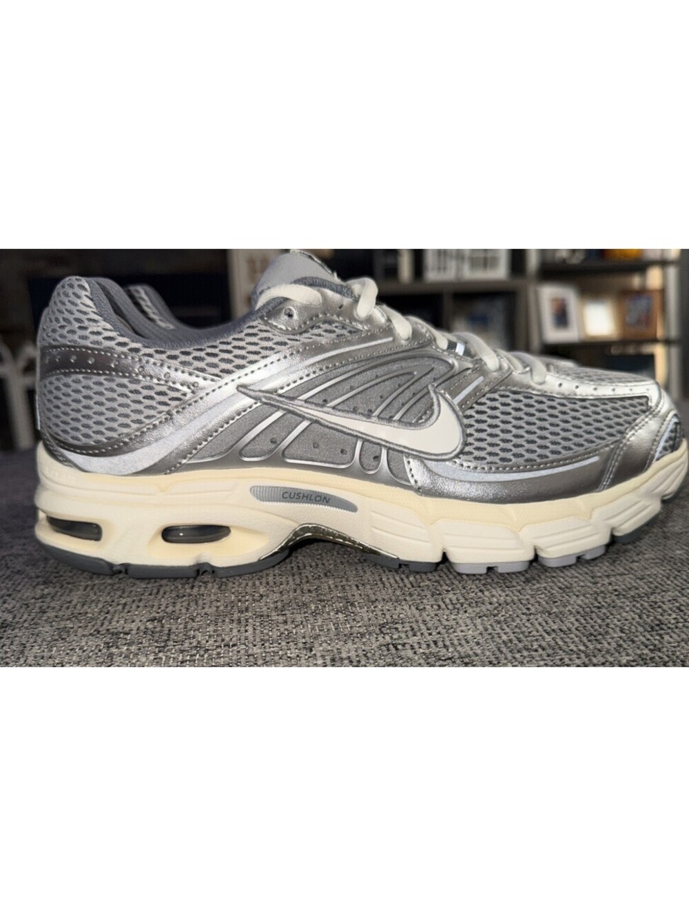 Nike Air Max Moto 2K Men’s 10 Smoke Grey/Sail-Cool grey/Coconut IQ7592-077 New